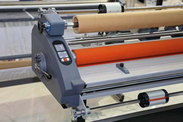 Laminating machine for large format prints